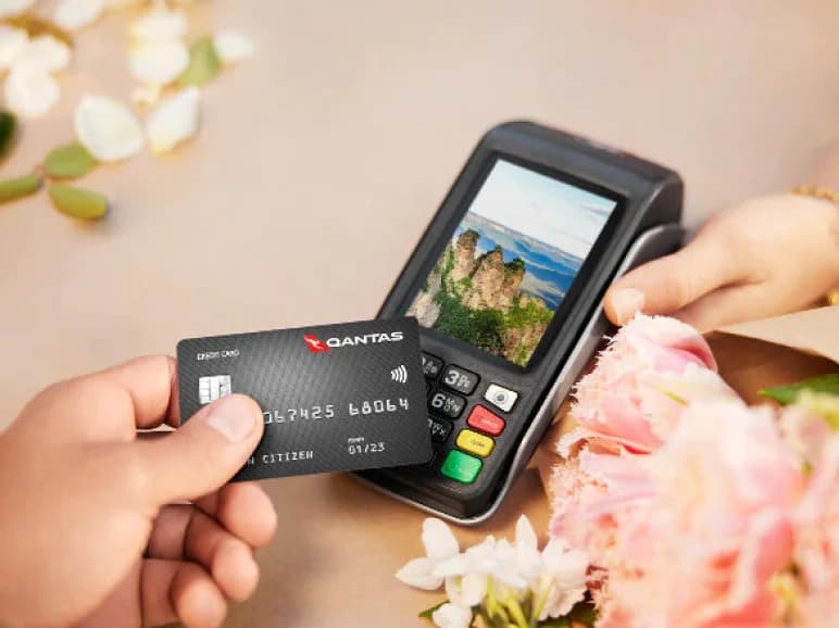 How do I apply for a Google Pay compatible credit card that earns Qantas Points?