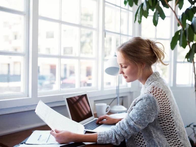 How do I qualify for a business credit card?