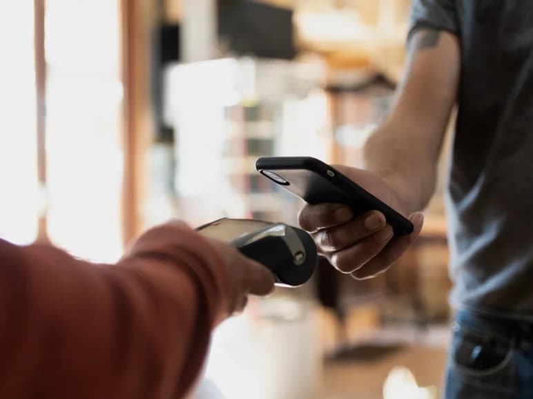 Which credit cards that earn Qantas Points work with Samsung Pay?