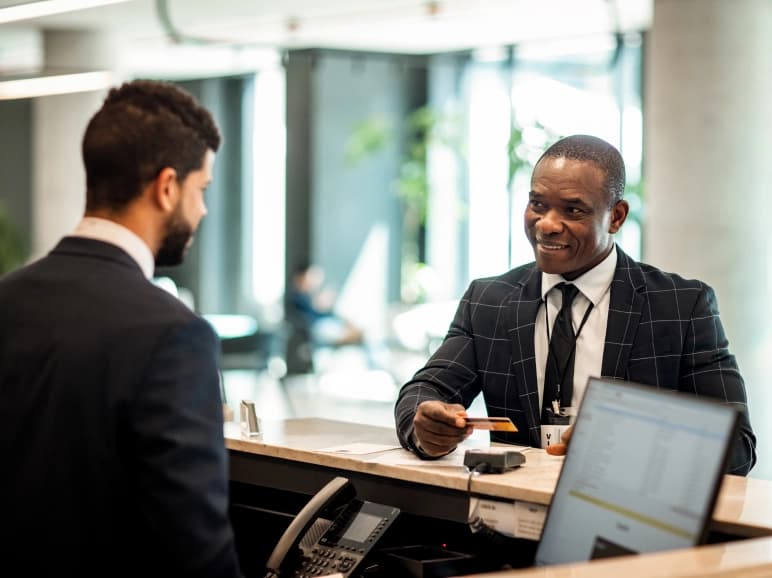How to apply for a business credit card that earns Qantas Points?